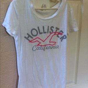 White Hollister tshirt