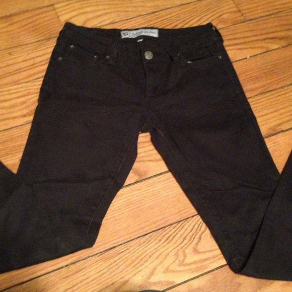 New without tags Bullhead super skinny jeans