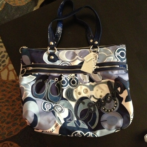 Authentic discontinued Coach Poppy bag!