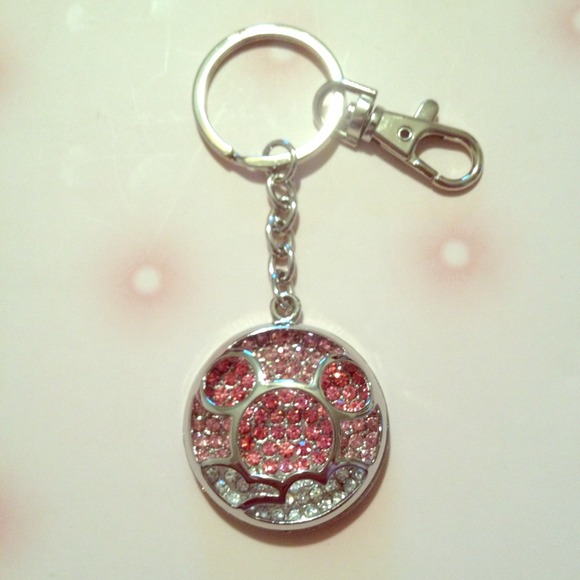 🎀SOLD🎀 4 Michelle💟 Mickey rhinestone key fob