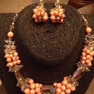 New corral colored necklace and earrings set $25