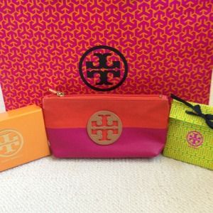 🚫SOLD🚫💯% Authentic Tory Burch cosmetic case
