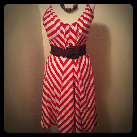 Old Navy Dresses & Skirts - Cute white& pink dress