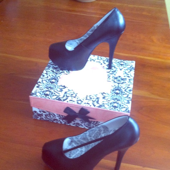 Brand New Black Bordello Pumps