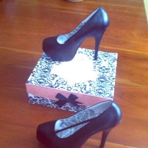 Brand New Black Bordello Pumps