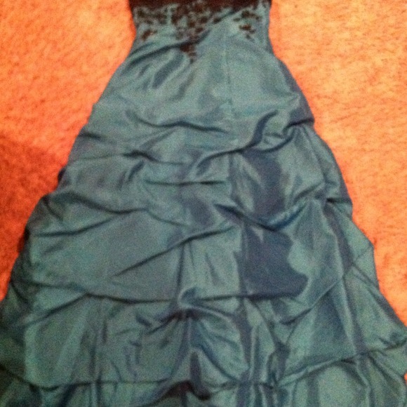 David's Bridal. Onyx Nice prom dress - Picture 1 of 3