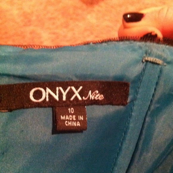 David's Bridal. Onyx Nice prom dress - Picture 3 of 3