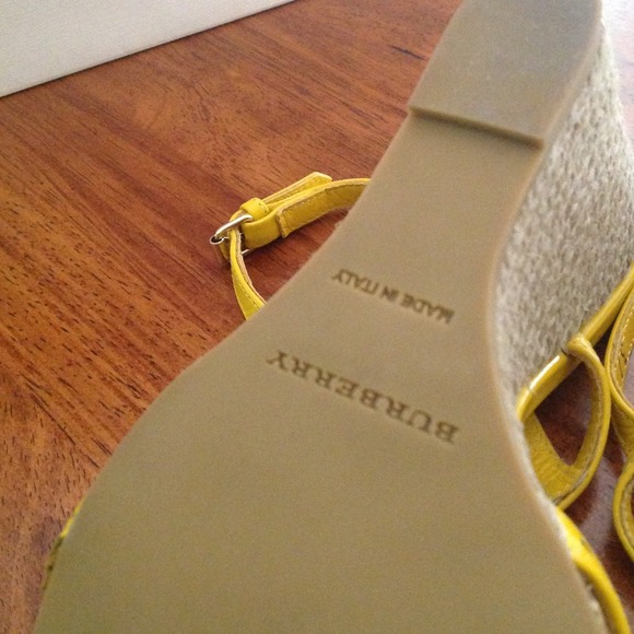 Burberry yellow/tan 4" wedge sandals - Picture 4 of 4