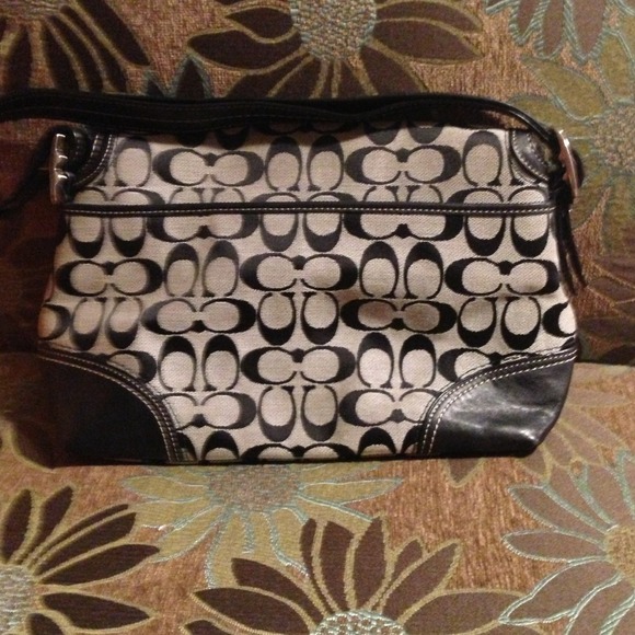 Like-new black Coach bag with silver hardware - Picture 3 of 4