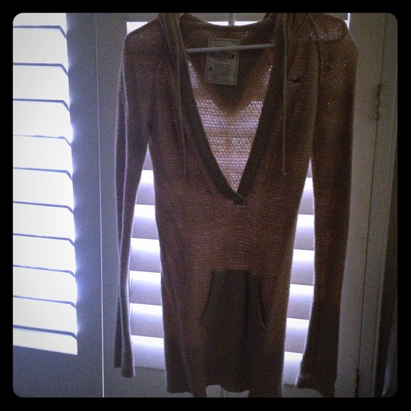 Hollister sweater with hoodie and shirt bundle