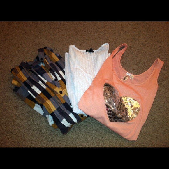 Macys Tops - 🎀Reserved Bundle for Jaime🎀Three items