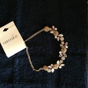***SOLD***Forever 21 necklace.....
