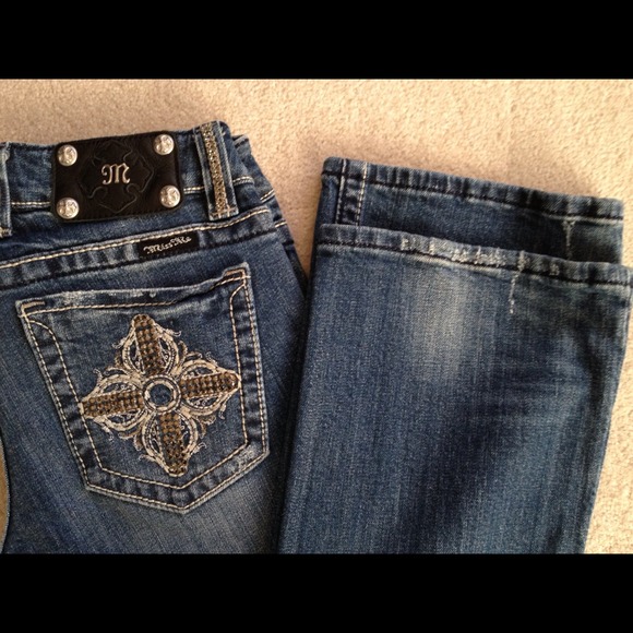 Miss Me Jeans. Boot cut. Size 28. Inseam approx 33