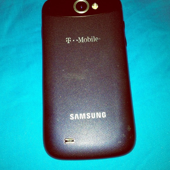 Samsung Exhibit II 4G. Used for one month only