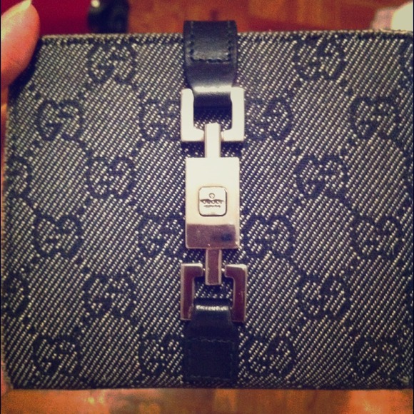 🎉Just reduced from $235!🎉Authentic Gucci wallet