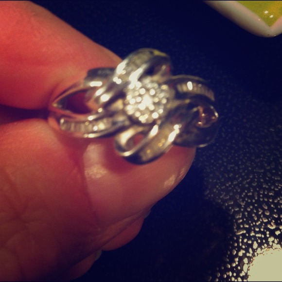 Jewelry - Diamond ring