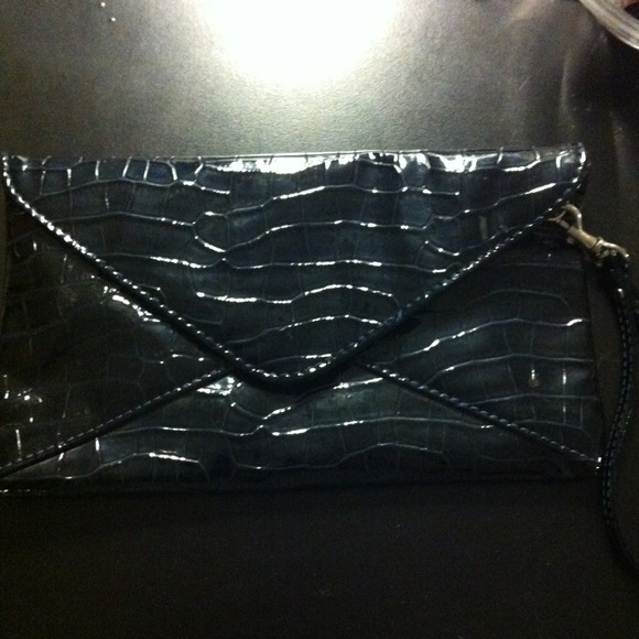 Aldo Navy Snake Print Clutch - Picture 3 of 3