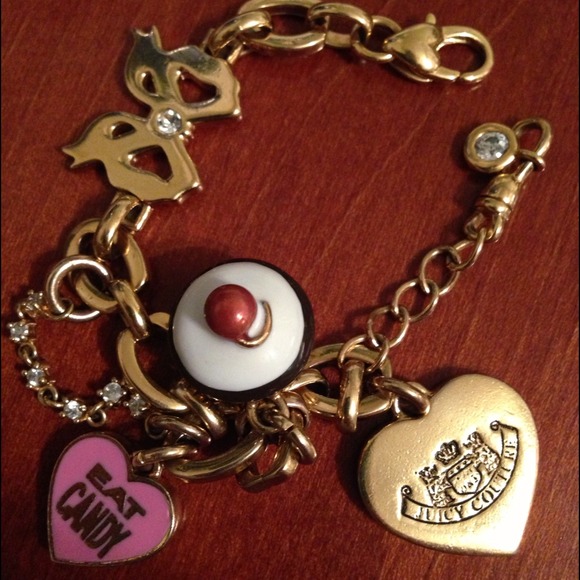 RESERVED!!!!❤👸juicy couture charm bracelet