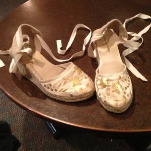 💔Reduced💔Size 9 espadrilles gold sequence detail