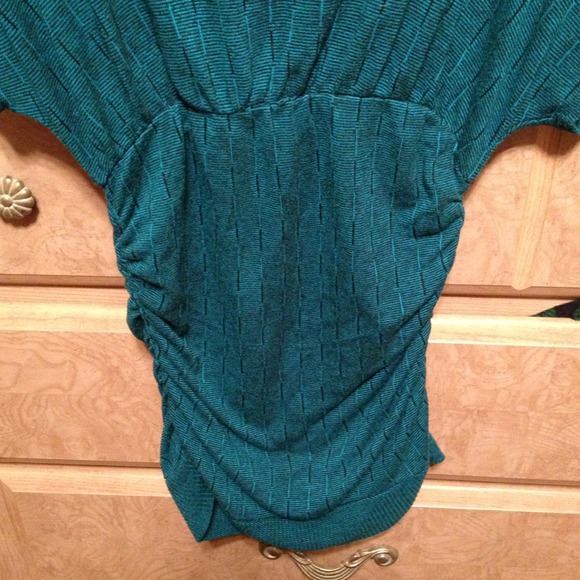 Top - Picture 2 of 2