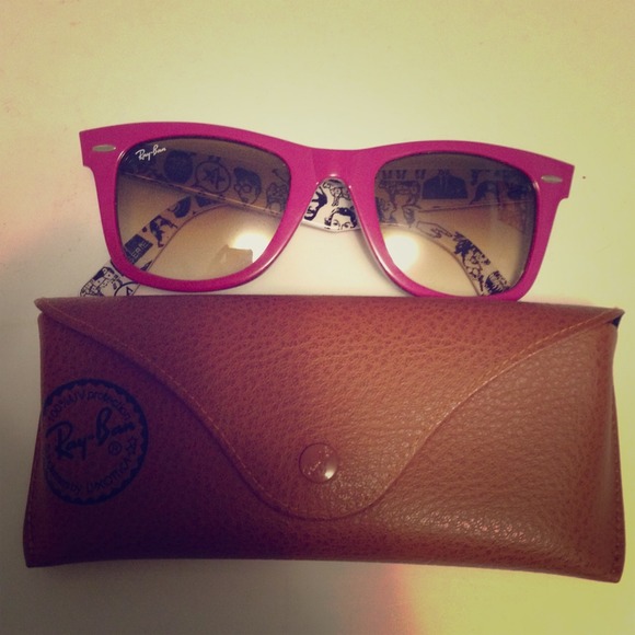 ***SOLD****Pink Ray Ban Wayfarers