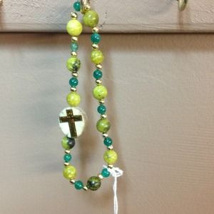 Deer antler bracelet with green jade beads