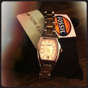 Nwt women fossil watch