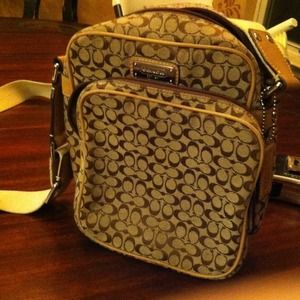 Coach Crossbody Brown Signature - Authentic