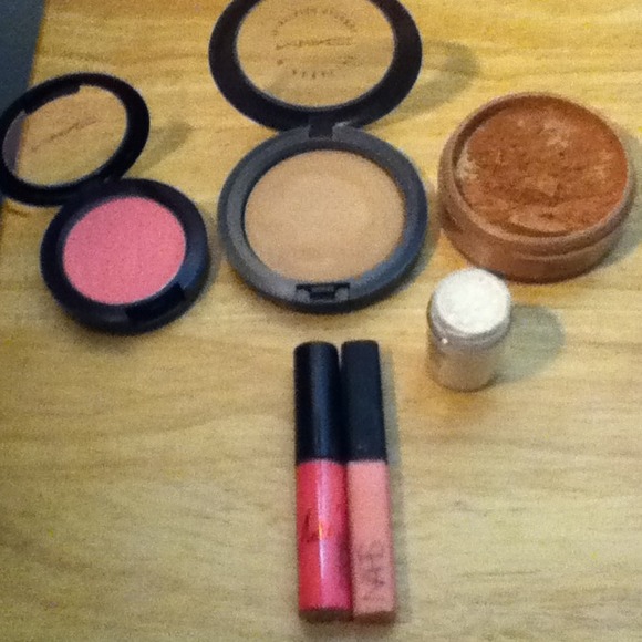 🔴SOLD🔴Bundle of MAC Makeup
