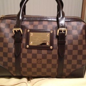 Bundeled with paige jeans,Brown checkered handbag!