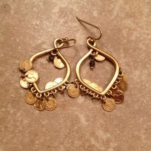 Stella & Dot gold earrings