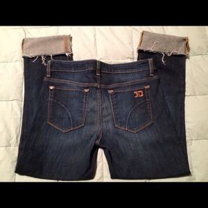Joes dark wash cropped jeans. Size 30