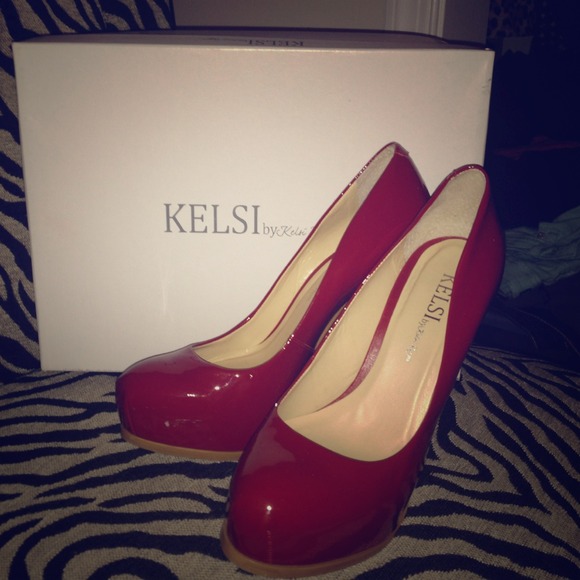 Red Pumps (Kelsi By Kelsi Dagger)