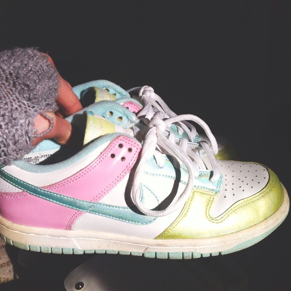 nike shoes pastel colors