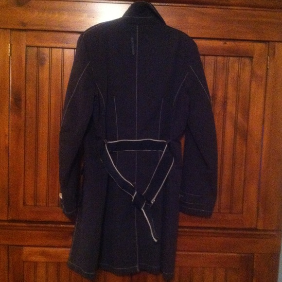 Light coat in dark blue lined - Picture 2 of 2