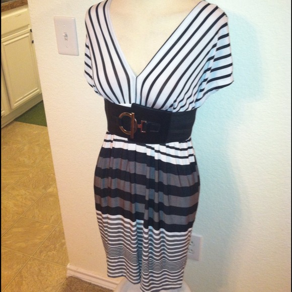 *NWT* Sz L Gray // Black // white striped dress - Picture 2 of 4