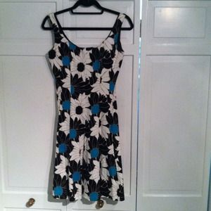 REDUCED AGAIN!!!! NWOT Nine West floral dress