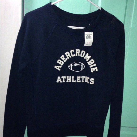 Abercrombie and Fitch navy blue sweater M
