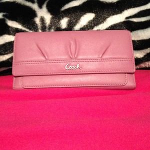 Brand new, never used pink Coach wallet/clutch