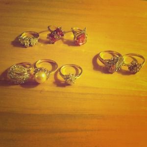 8 ring bundle!! Beautiful!