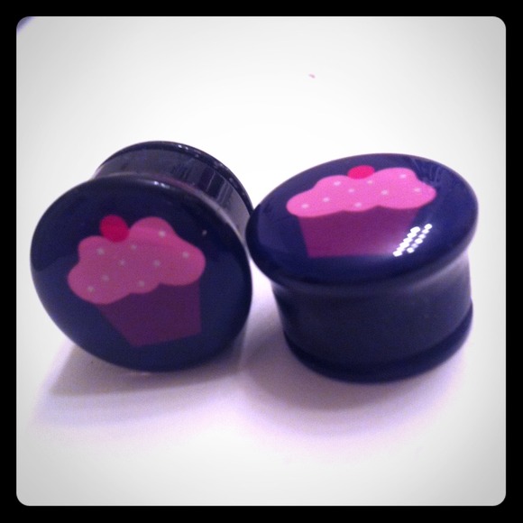 TRADED 3/4" cupcake plugs