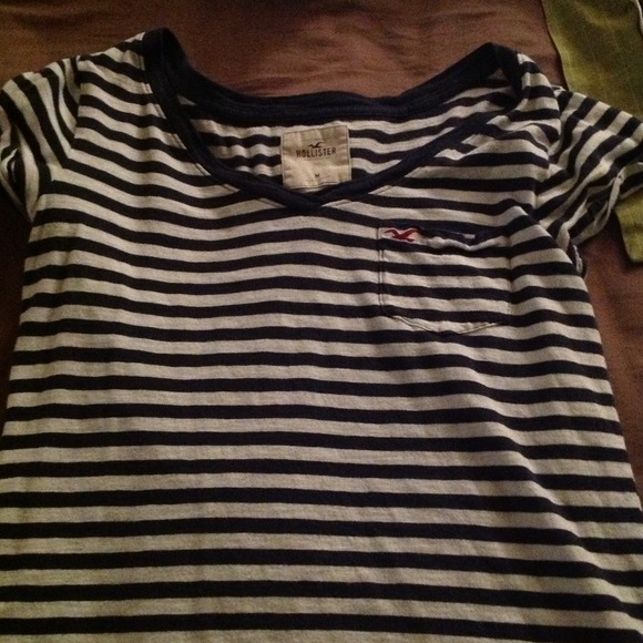 A striped t shirt - Picture 1 of 4
