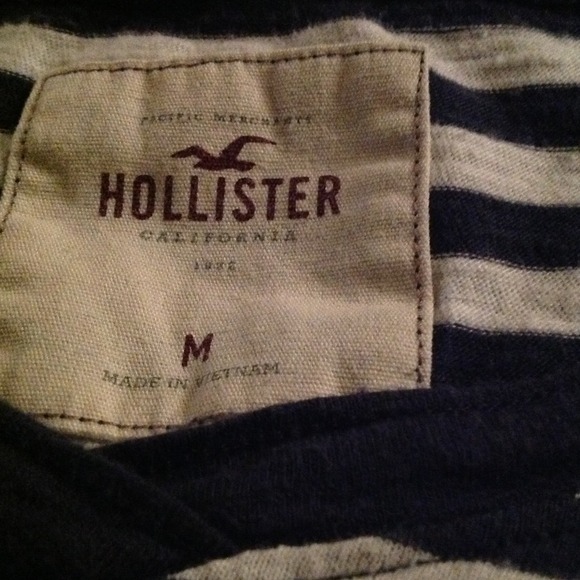 A striped t shirt - Picture 2 of 4