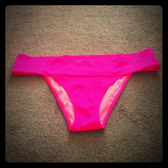 NWOT VS pink bikini bottom