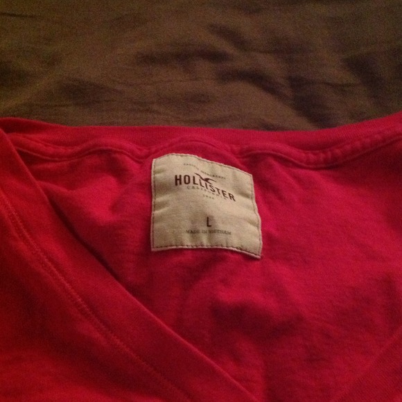 Two v neck shirts - Picture 4 of 4