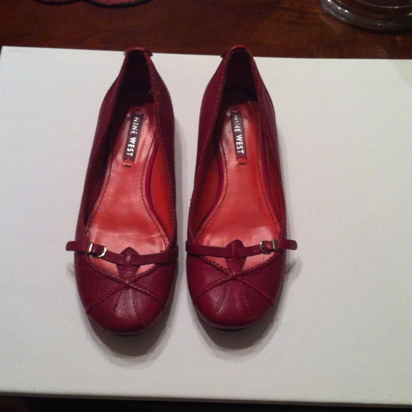 Closed toe flats - Picture 1 of 1