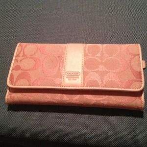 🌟Reduced🌟 Pink Signature Coach Wallet