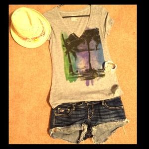 American Eagle V neck