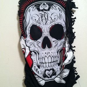 **BUNDLE FOR @rebeccastewart Strapless Skull shirt