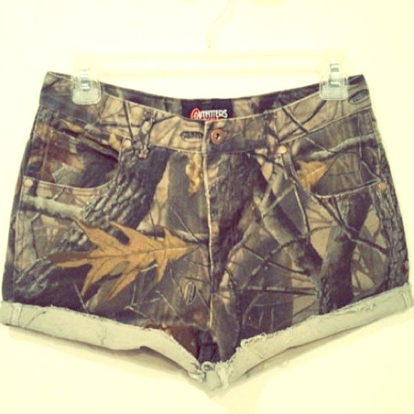 camo shorts